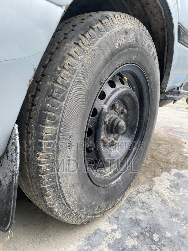Toyota HiAce 2002 Silver