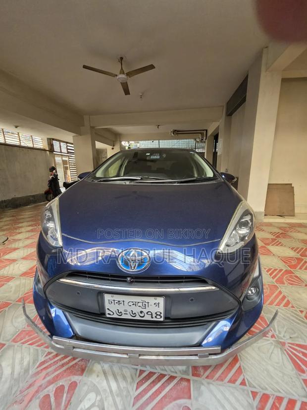 Toyota Aqua 2018 Blue