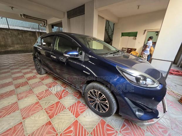 Toyota Aqua 2018 Blue