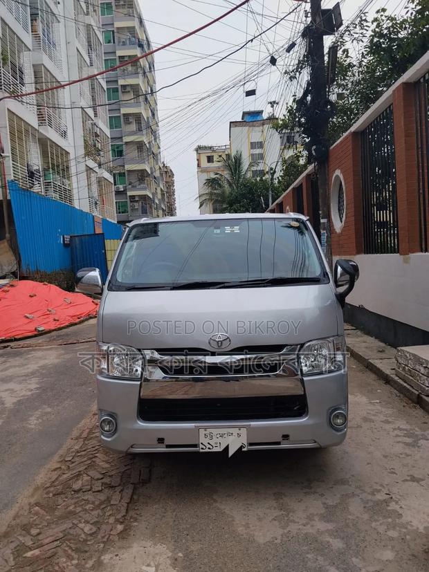 Toyota HiAce SV Premium 2013 Silver