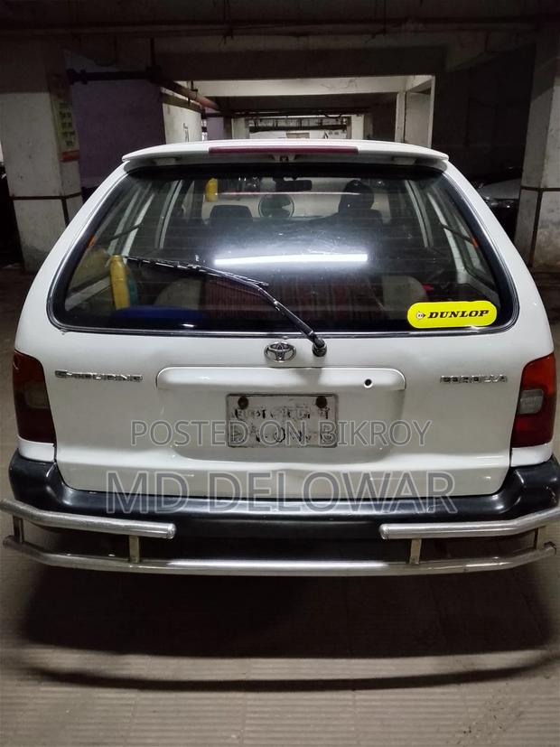 Toyota Corolla 1999 White