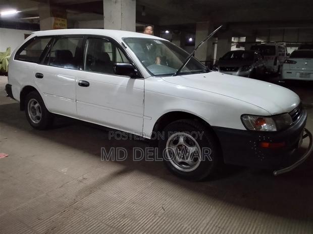Toyota Corolla 1999 White