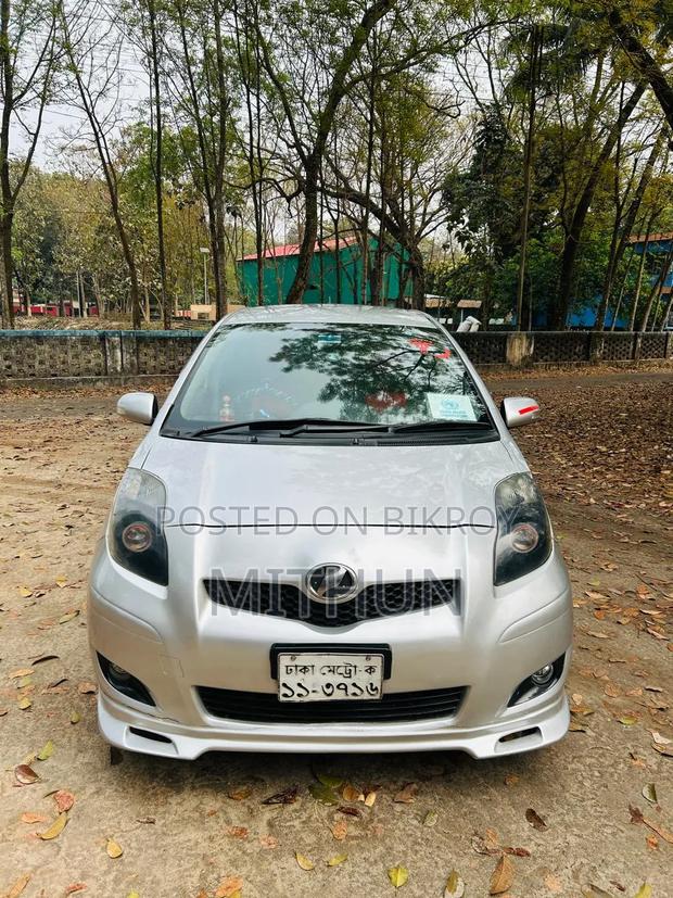 Toyota Vitz 1.5 FWD 3dr 2009 Silver
