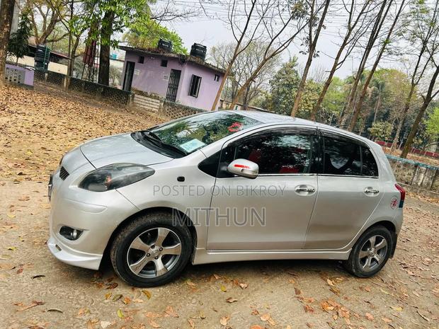 Toyota Vitz 1.5 FWD 3dr 2009 Silver