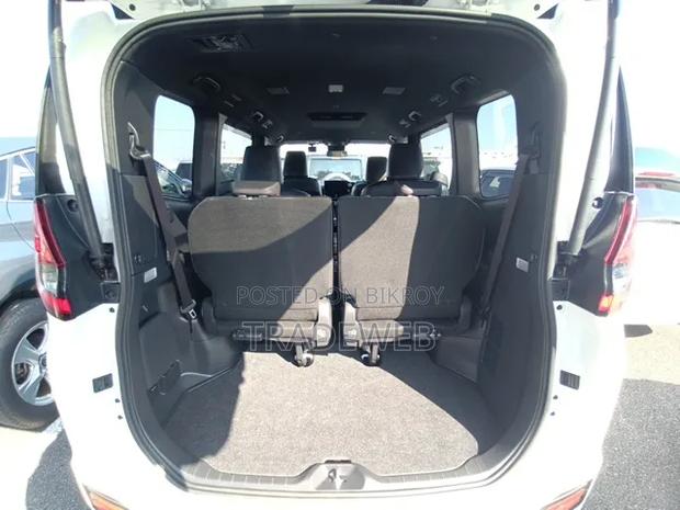Toyota Noah 2022 Pearl