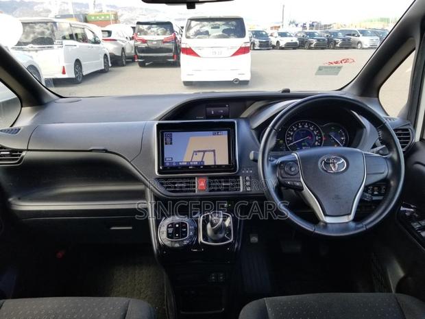 Toyota Noah 2021 Pearl