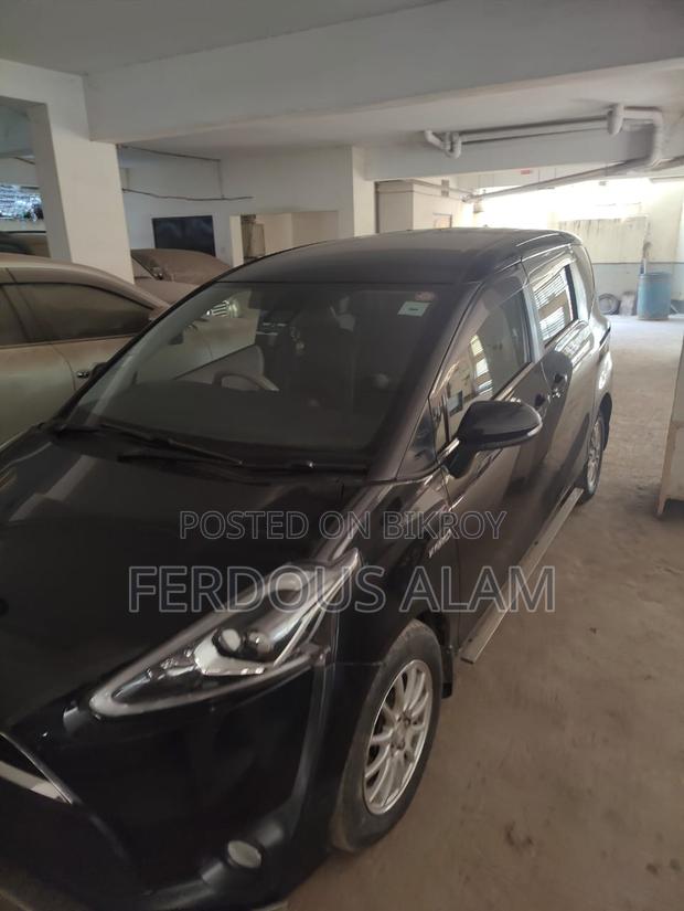 Toyota Sienta 2015 Black