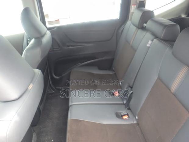 Toyota Sienta 2021 Brown