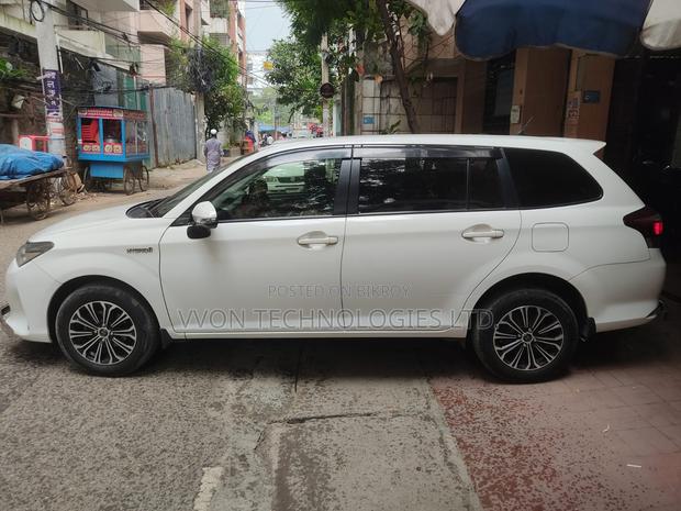 Toyota Corolla Fielder 2018 White