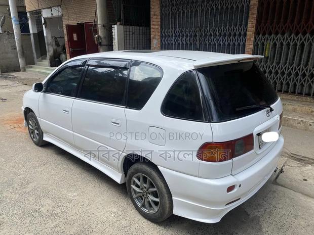 Toyota Corolla Spacio 1997 Pearl
