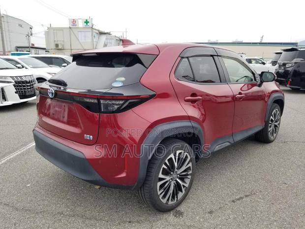 Toyota Yaris Cross 1.5 Hybrid FWD 2021 Red
