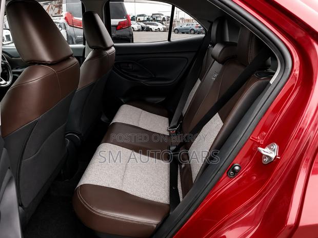Toyota Yaris Cross 1.5 Hybrid FWD 2021 Red