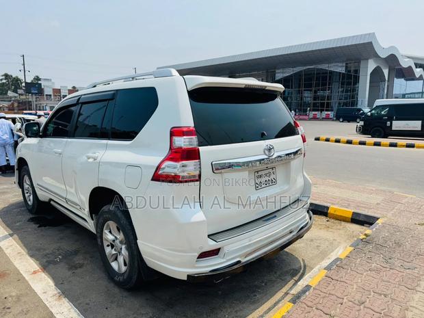 Toyota Land Cruiser Prado 2012 Pearl