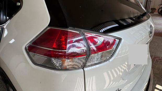 Nissan X-Trail 2.0 Hybrid FWD 2015 Pearl