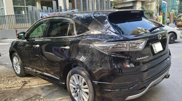 Toyota Harrier 2.0 2014 Black