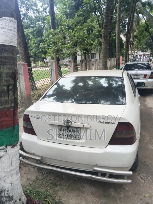 Toyota Corolla 2001 White