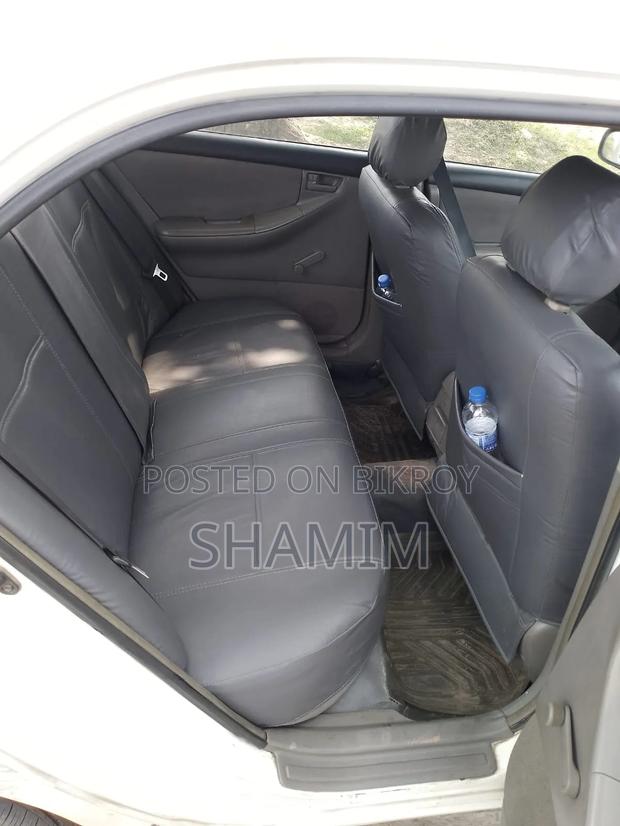 Toyota Corolla 2001 White