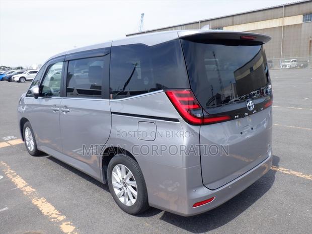 Toyota Noah 2023 Beige