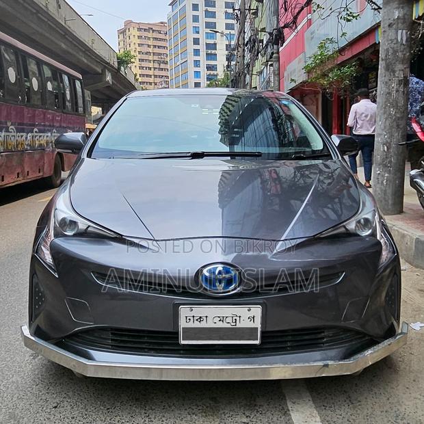 Toyota Prius 4dr Hatchback (1.8L 4cyl Gas/Electric Hybrid CVT) 2016