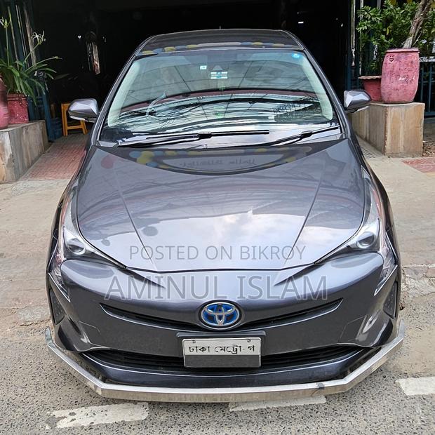 Toyota Prius 4dr Hatchback (1.8L 4cyl Gas/Electric Hybrid CVT) 2016