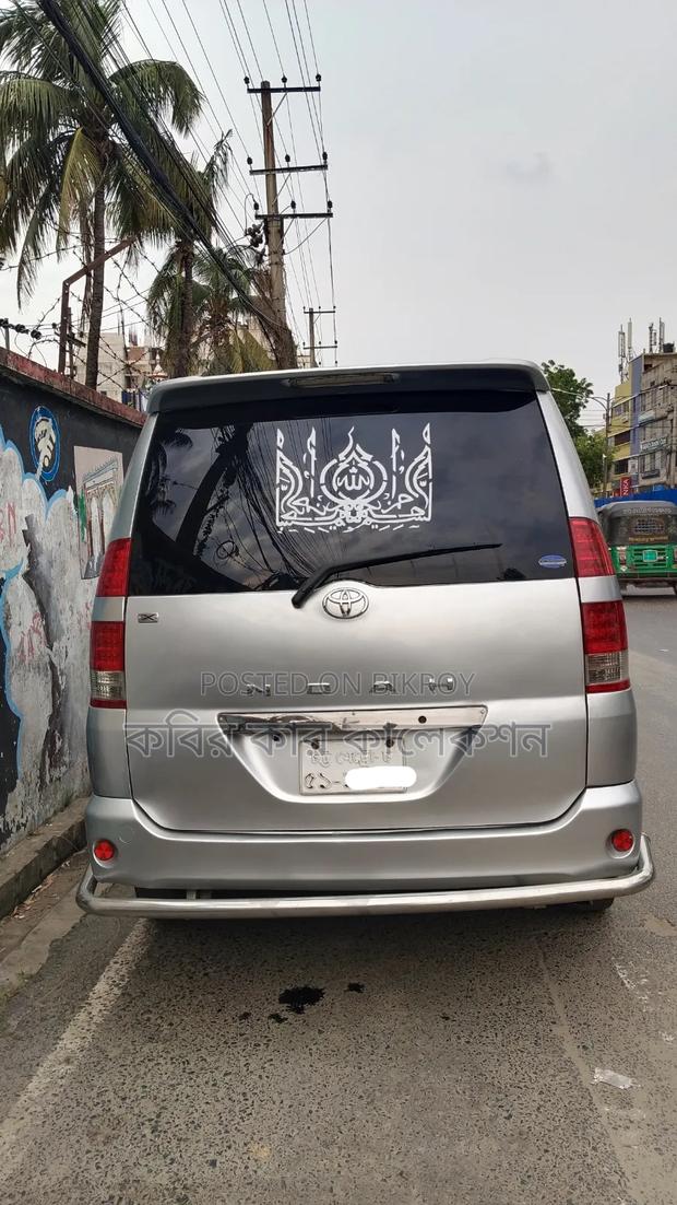 Toyota Noah 2003 Silver