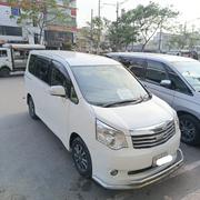 Toyota Noah 2013 White for sale