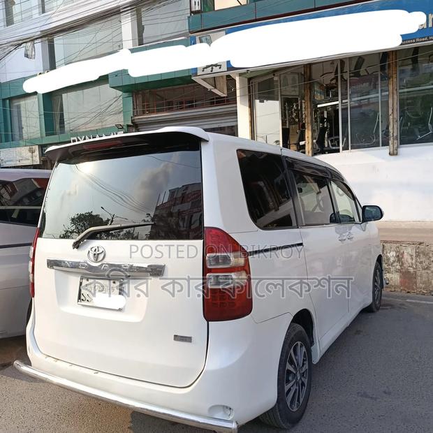 Toyota Noah 2013 White
