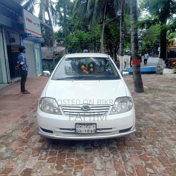 Toyota Corolla 2002 White