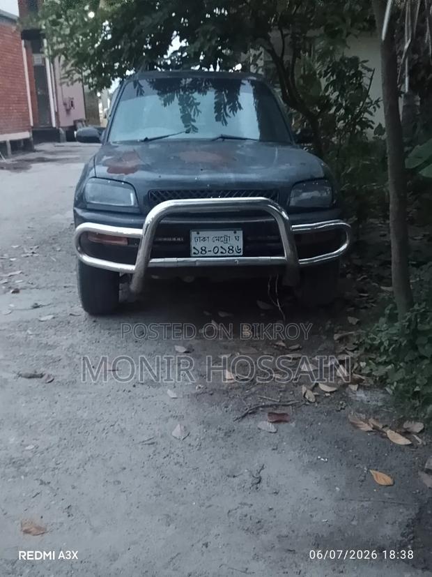 Toyota RAV4 1995 Black