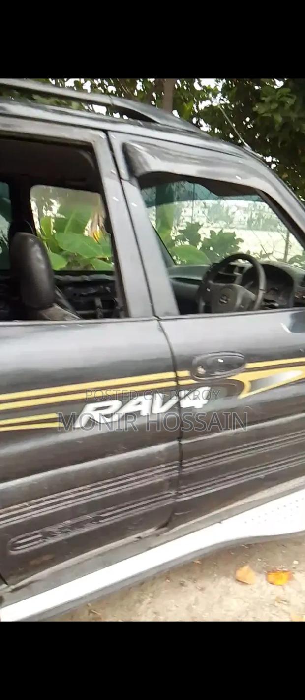 Toyota RAV4 1995 Black