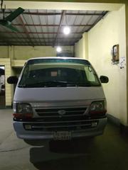 Toyota HiAce Siyaya 2004 White for sale
