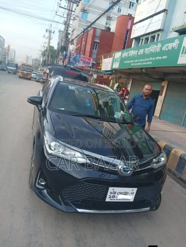 Toyota Corolla Fielder 2018 Black