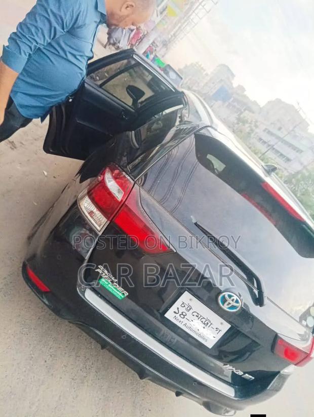 Toyota Corolla Fielder 2018 Black