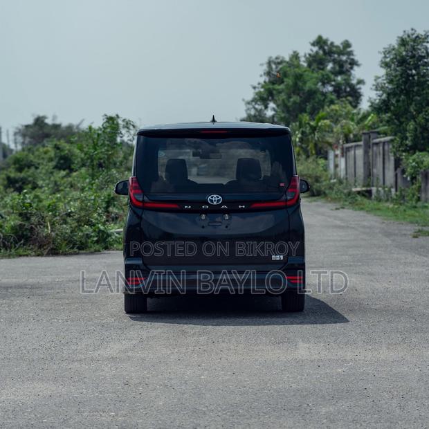 New Toyota Noah 2022 Black