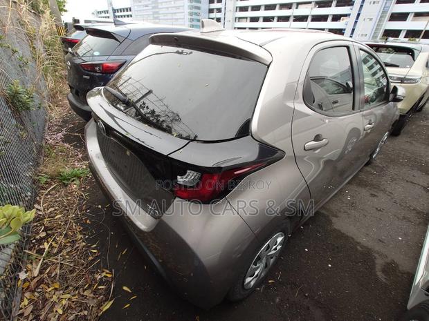 Toyota Yaris 2021 Brown