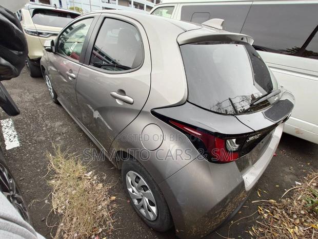 Toyota Yaris 2021 Brown