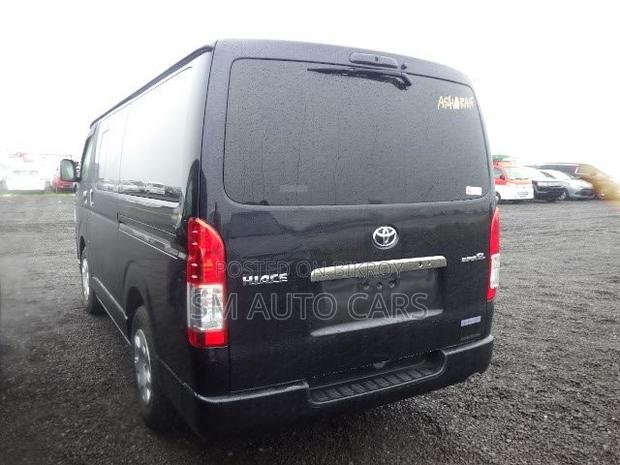 Toyota HiAce 2021 Black