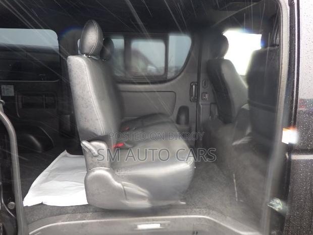 Toyota HiAce 2021 Black