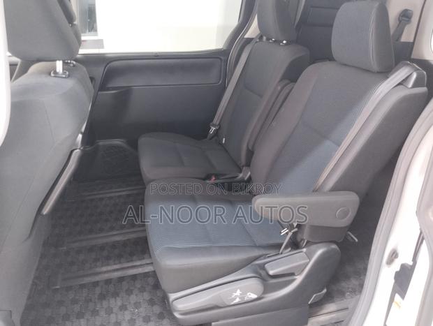 Toyota Noah 2021 Pearl