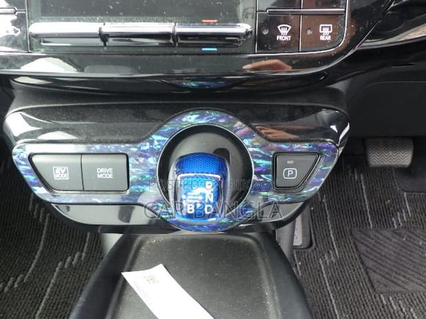 Toyota Prius 2021 Pearl