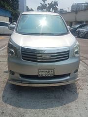 Toyota Noah 2.0 143hp AWD (8 Seater) 2012 Silver for sale
