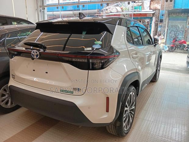 Toyota Yaris Cross 1.5 Hybrid AWD 2021 Pearl