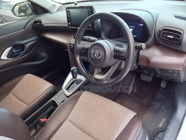 Toyota Yaris Cross 1.5 Hybrid AWD 2021 Pearl