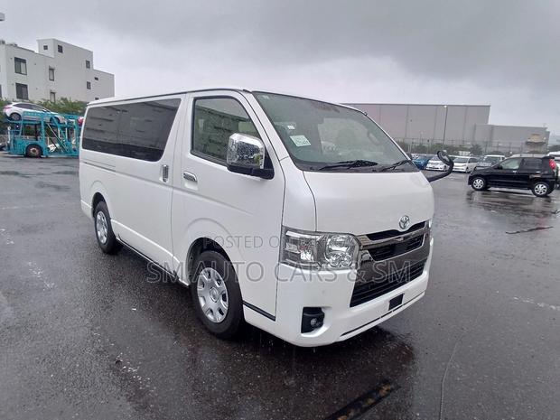 Toyota HiAce 2022 Pearl