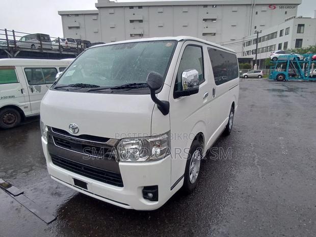 Toyota HiAce 2022 Pearl