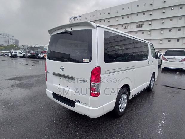 Toyota HiAce 2022 Pearl