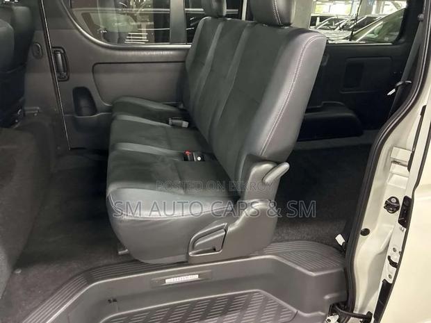 Toyota HiAce 2022 Pearl