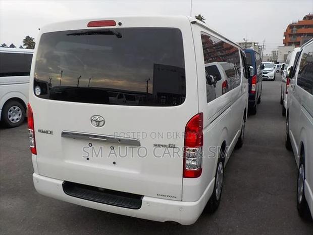Toyota HiAce 2020 White