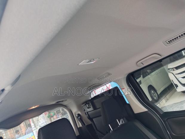 Toyota Noah 2021 Silver