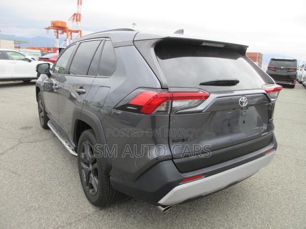 Toyota RAV4 2022 Gray